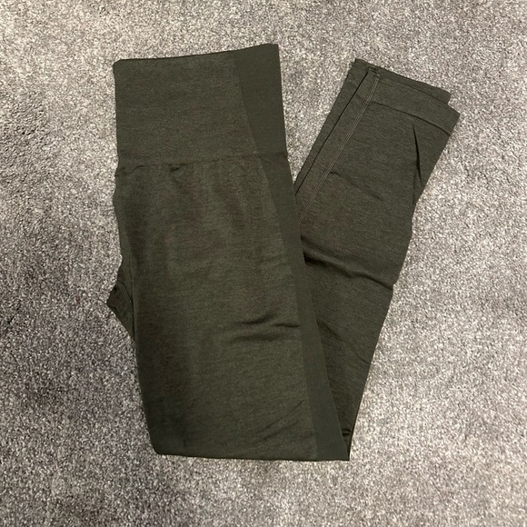 NVGTN Performance Seamless Leggings - Olive - Picture 2 of 8